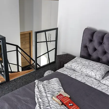 Familia Apartamento *